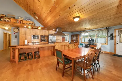 6 Phoenix Drive Kingston NH 03848