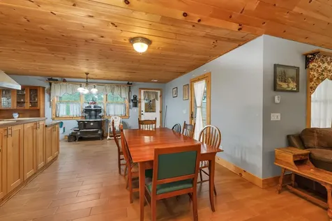 6 Phoenix Drive Kingston NH 03848