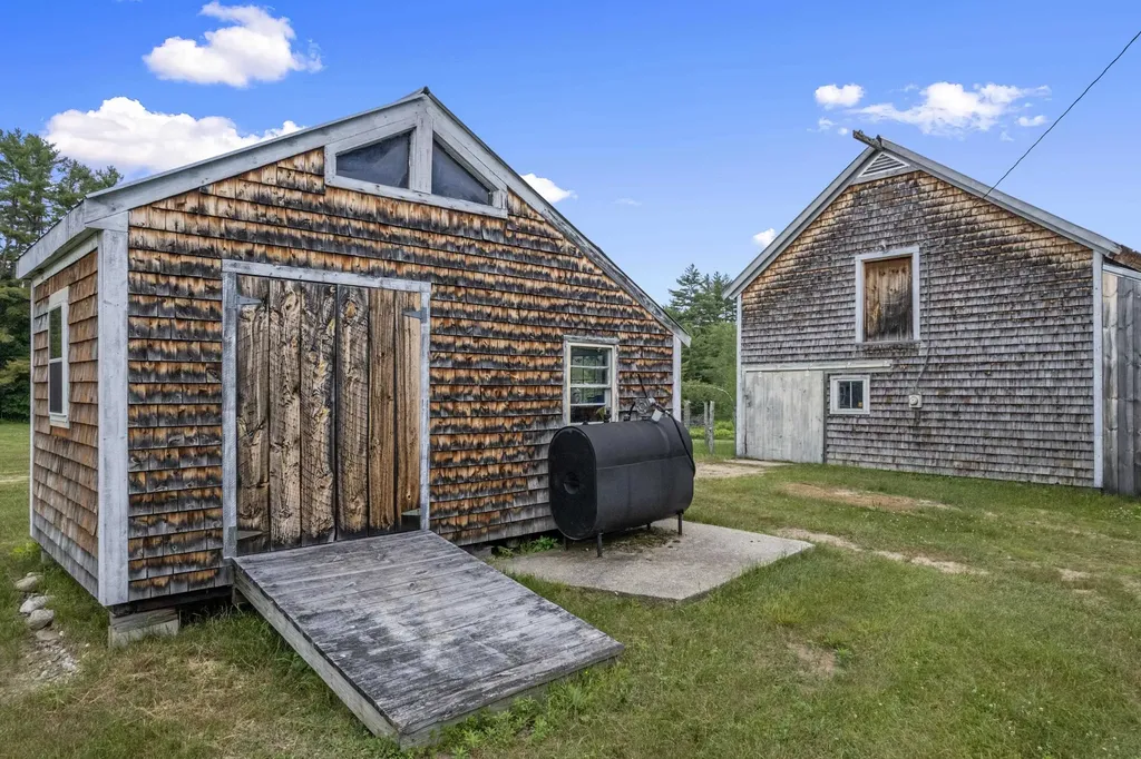 186 Huntress Bridge Road Effingham NH 03882