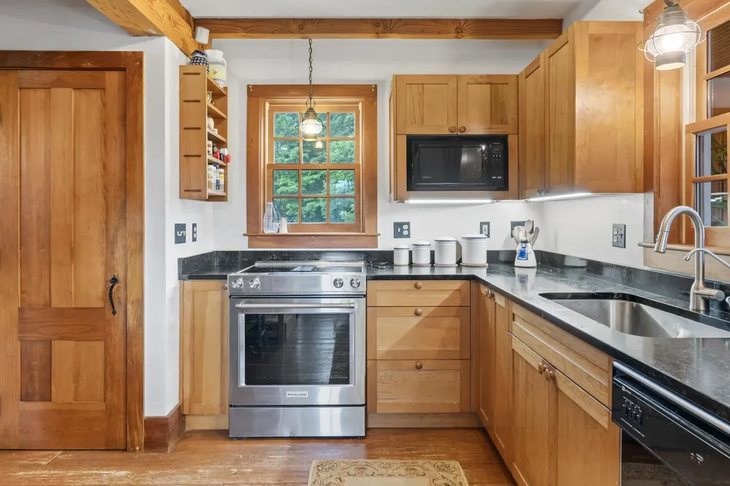 186 Huntress Bridge Road Effingham NH 03882