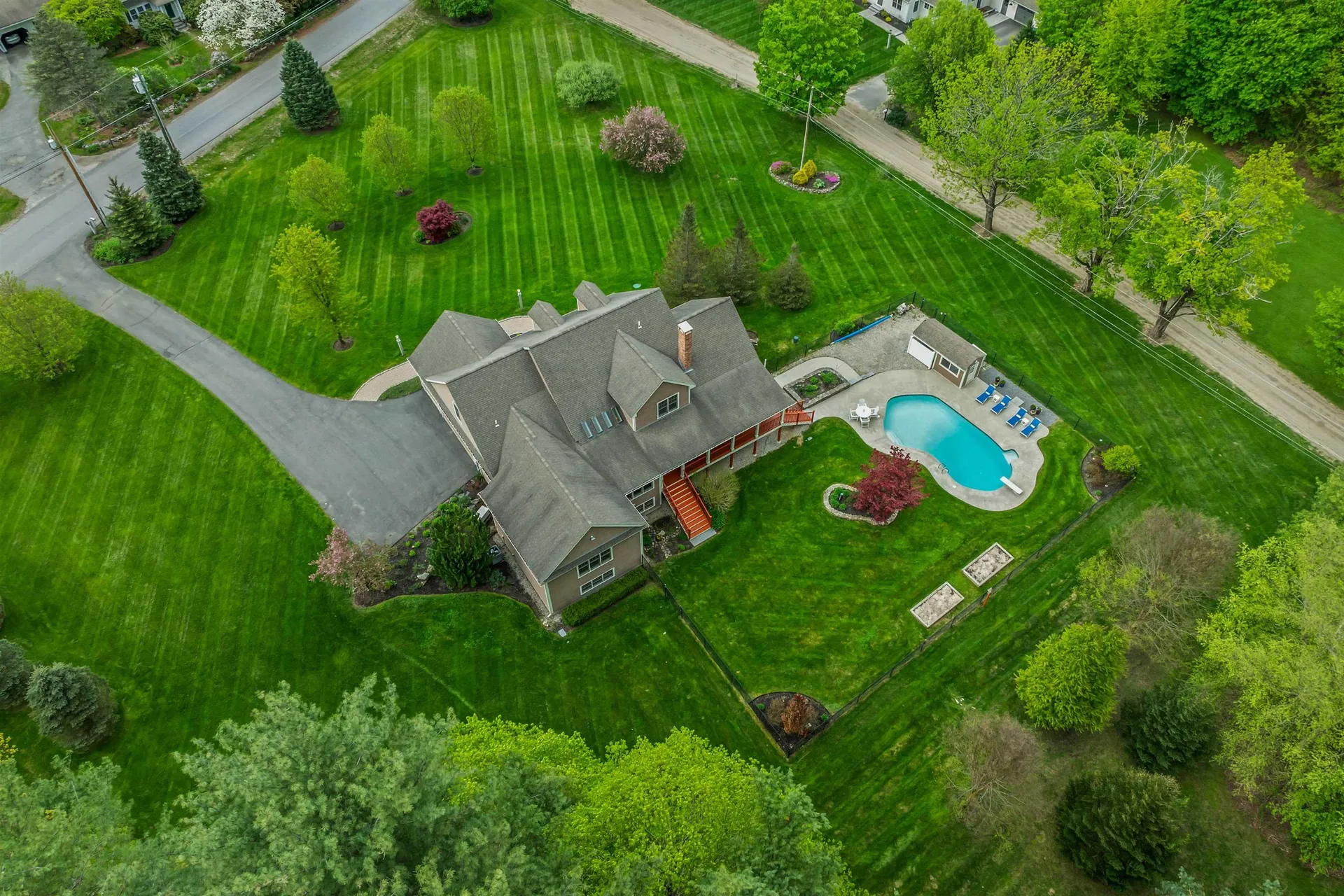 32 Rideout Road Hollis NH 03049