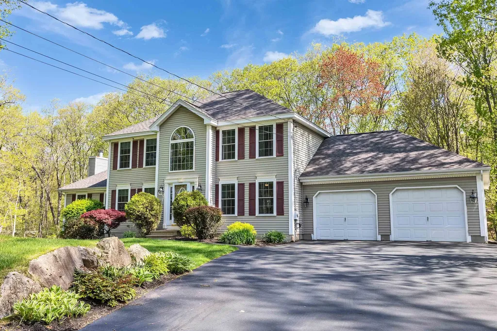 11 Fieldstone Drive Hooksett NH 03106
