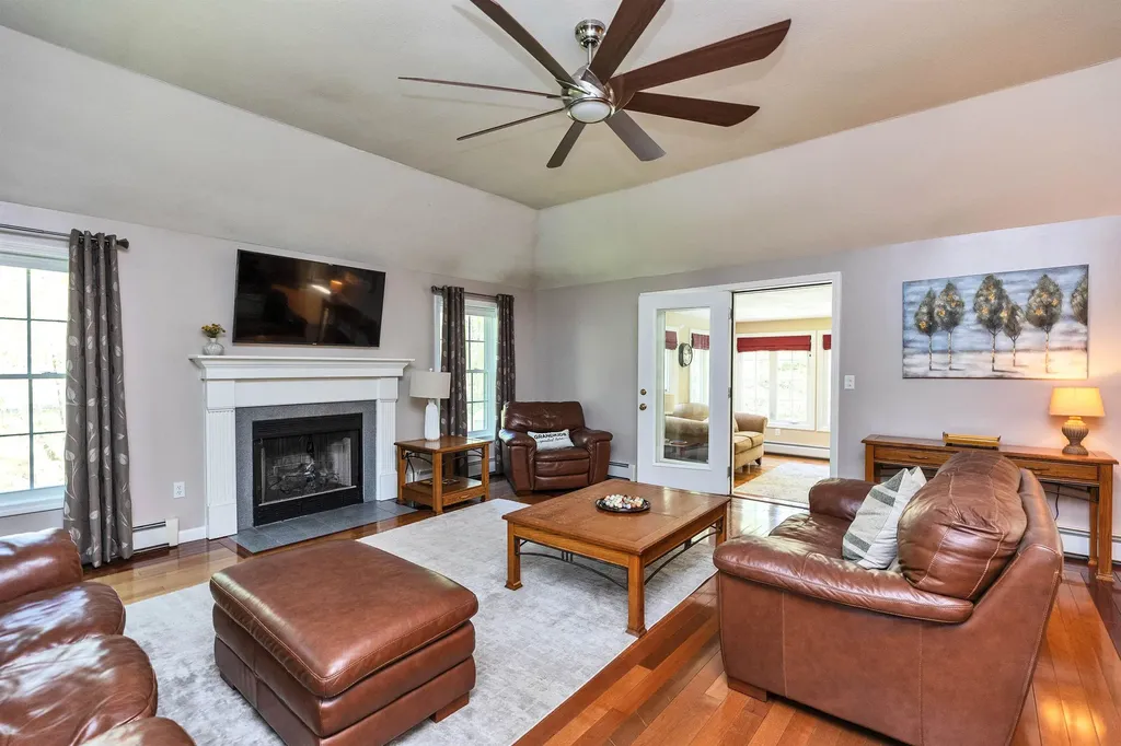 11 Fieldstone Drive Hooksett NH 03106