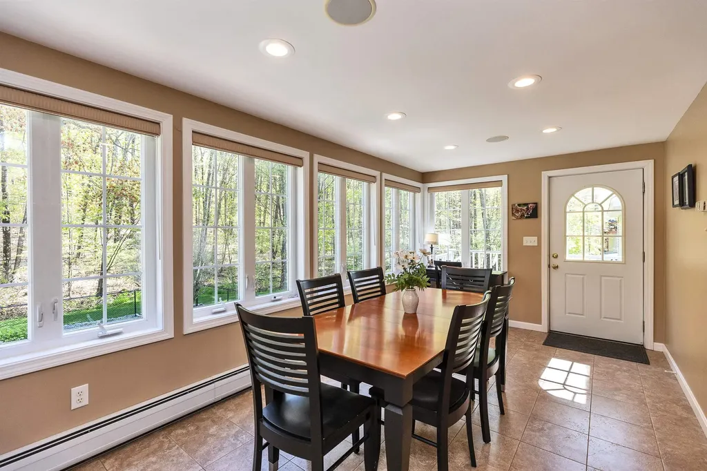 11 Fieldstone Drive Hooksett NH 03106