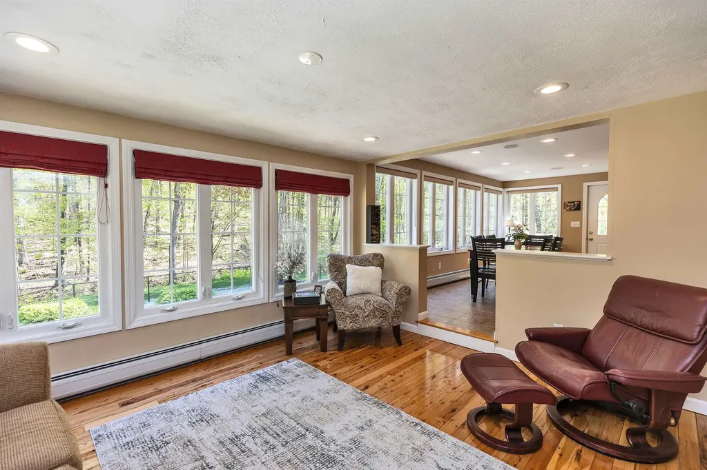 11 Fieldstone Drive Hooksett NH 03106