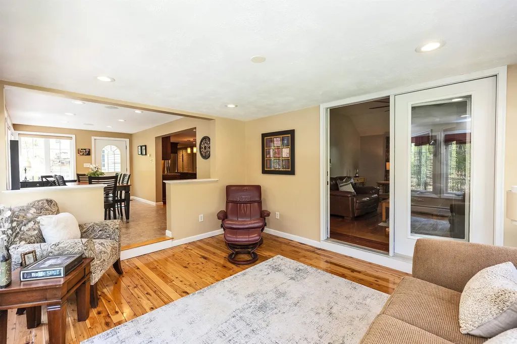 11 Fieldstone Drive Hooksett NH 03106