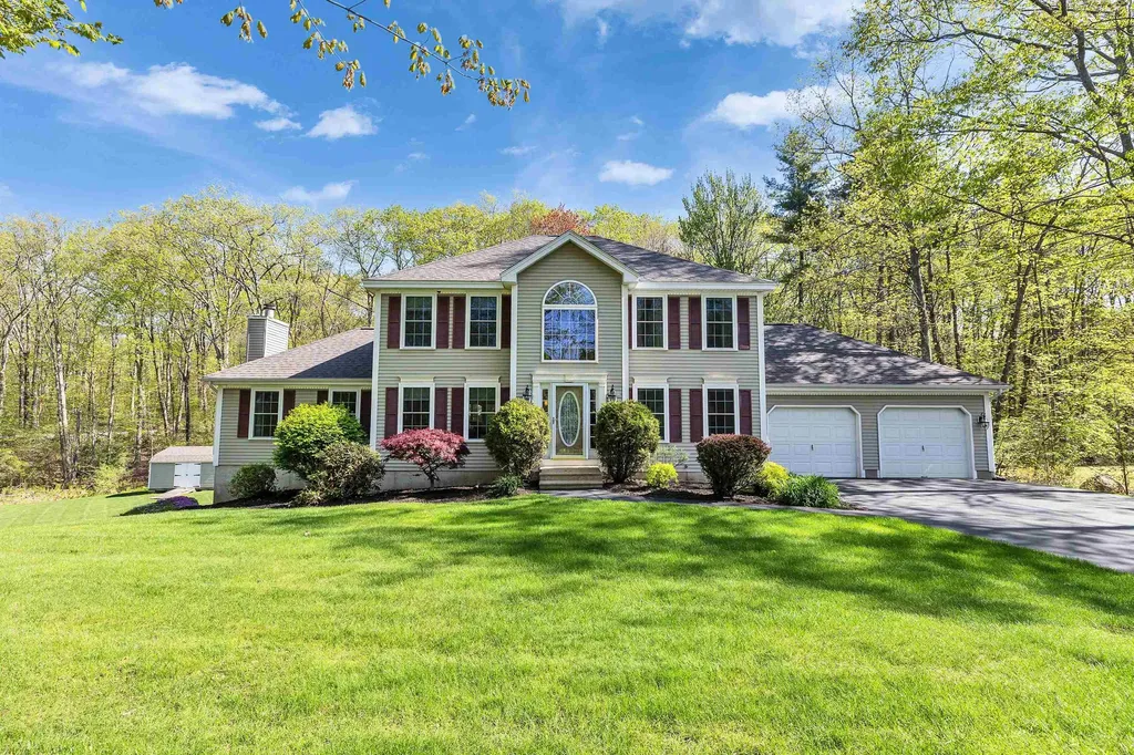 11 Fieldstone Drive Hooksett NH 03106