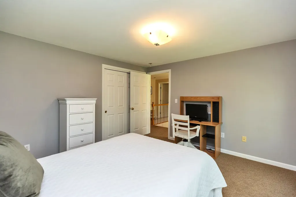 11 Fieldstone Drive Hooksett NH 03106