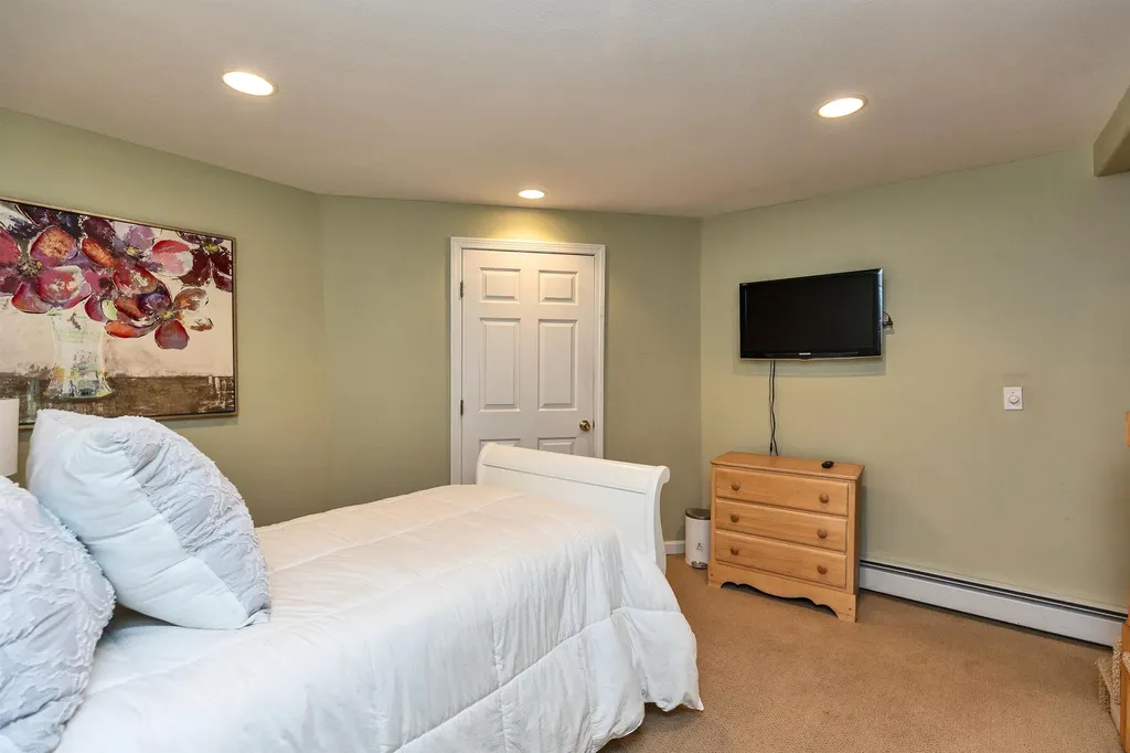11 Fieldstone Drive Hooksett NH 03106