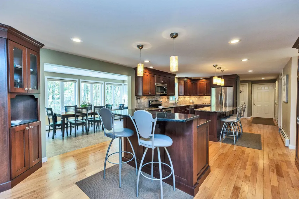 11 Fieldstone Drive Hooksett NH 03106