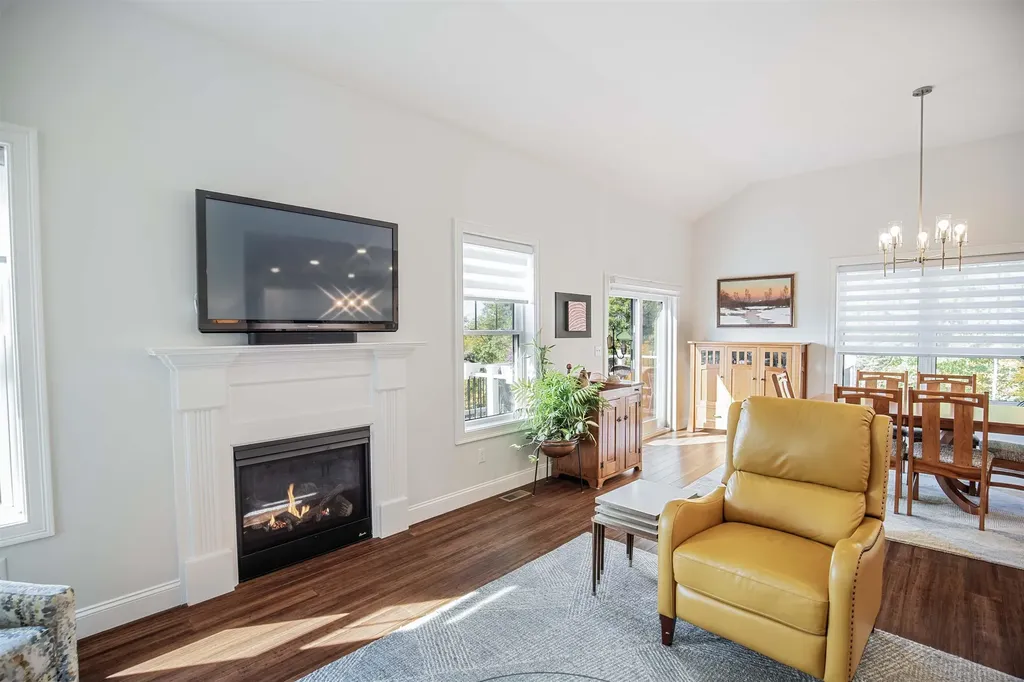 20 Del Ray Drive Windham NH 03087