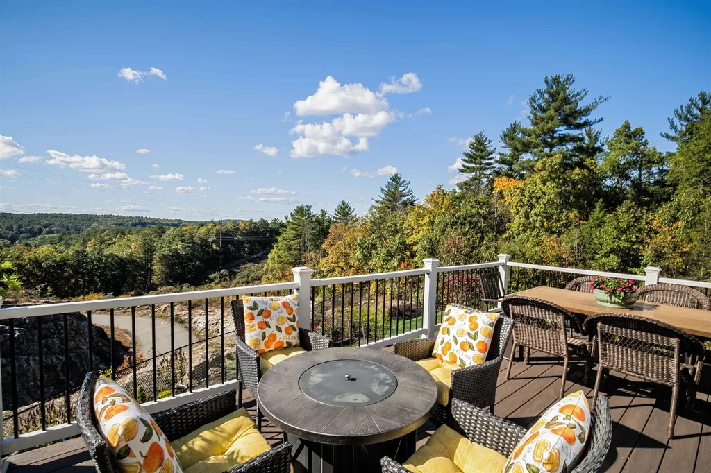 20 Del Ray Drive Windham NH 03087