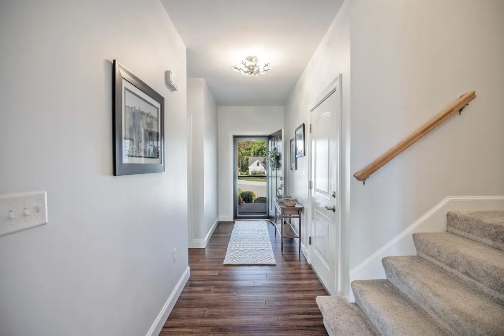 20 Del Ray Drive Windham NH 03087