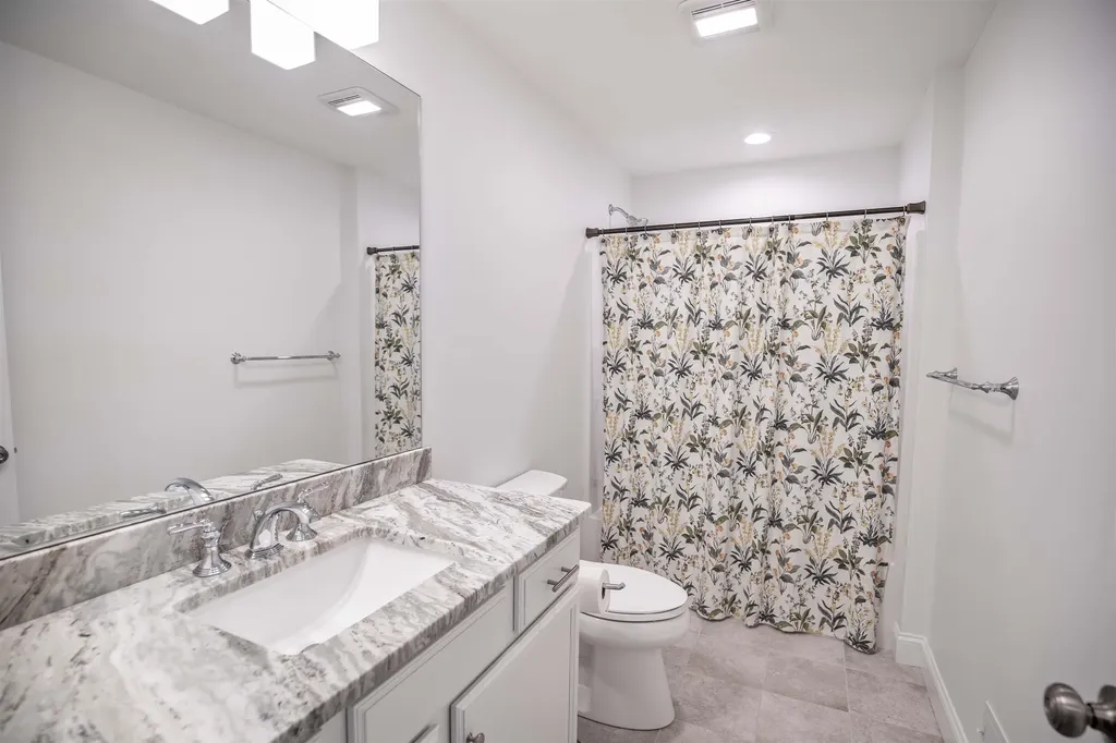 20 Del Ray Drive Windham NH 03087