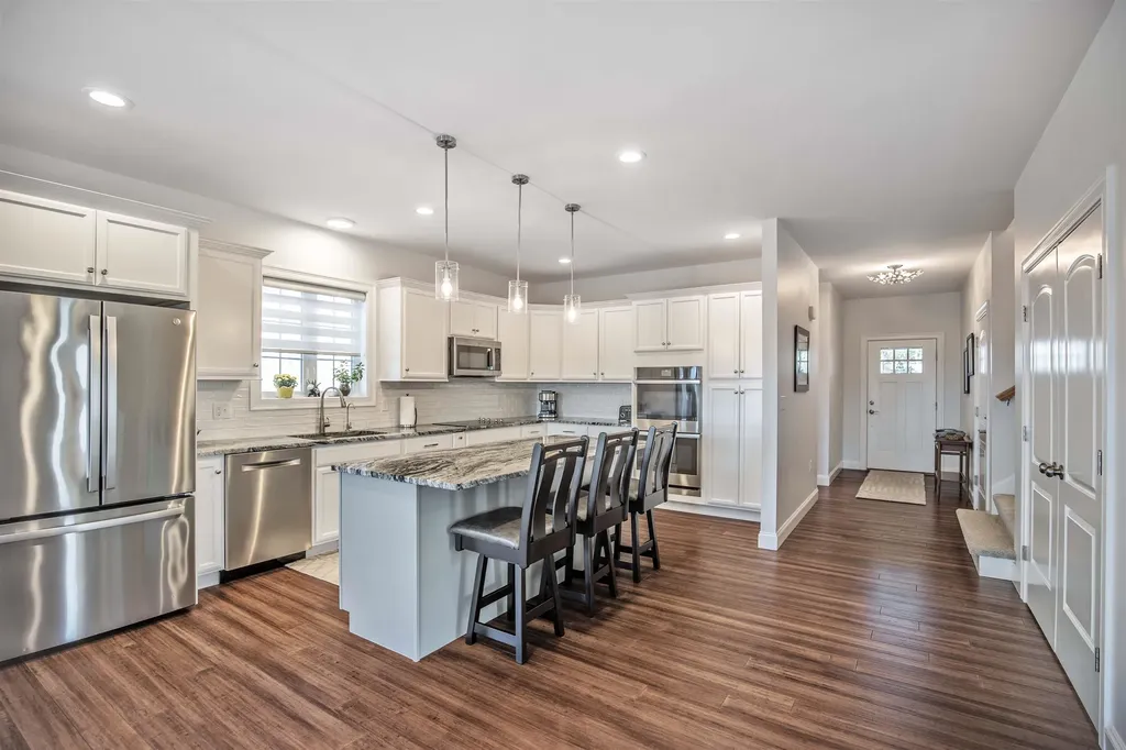 20 Del Ray Drive Windham NH 03087