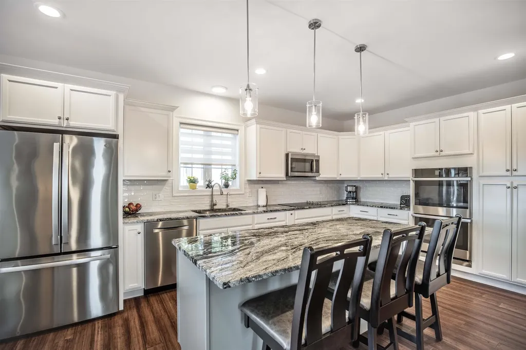 20 Del Ray Drive Windham NH 03087