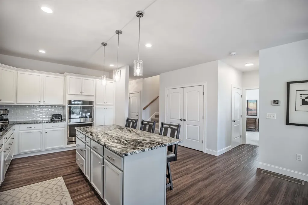 20 Del Ray Drive Windham NH 03087