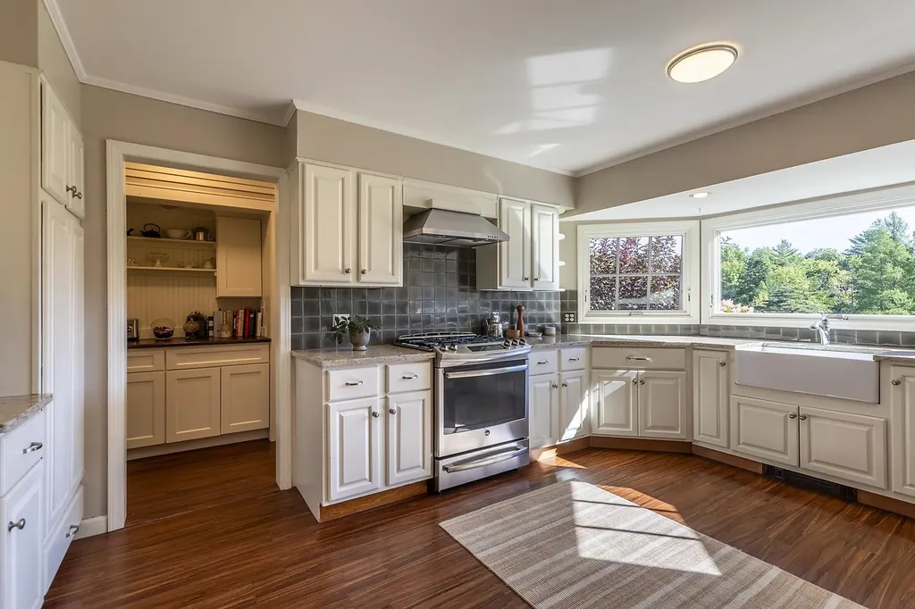 693 Longview Drive Manchester VT 05254