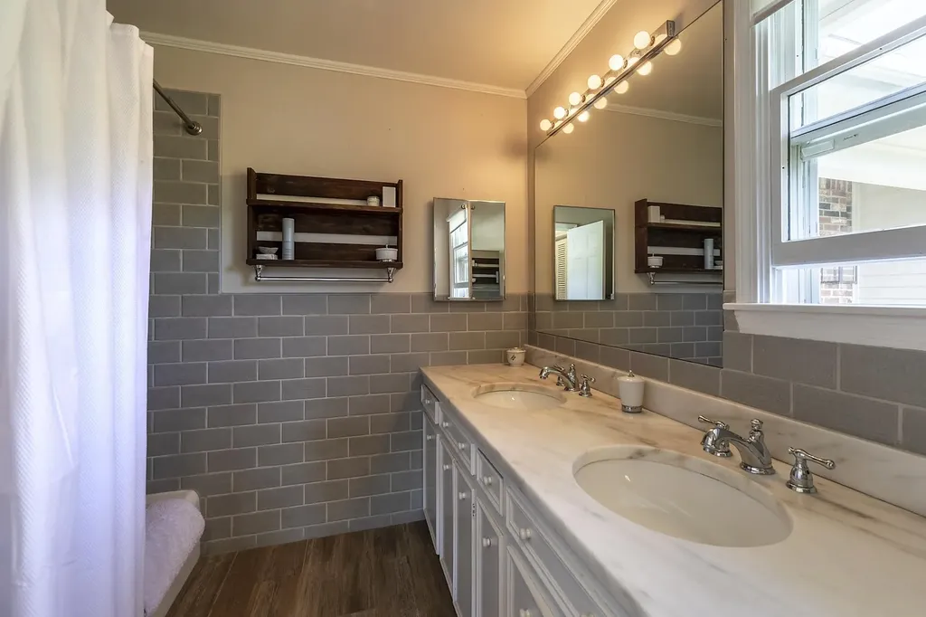 693 Longview Drive Manchester VT 05254