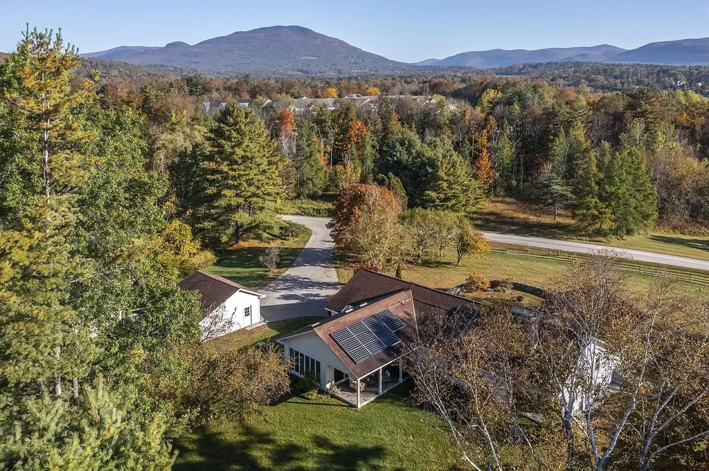 693 Longview Drive Manchester VT 05254