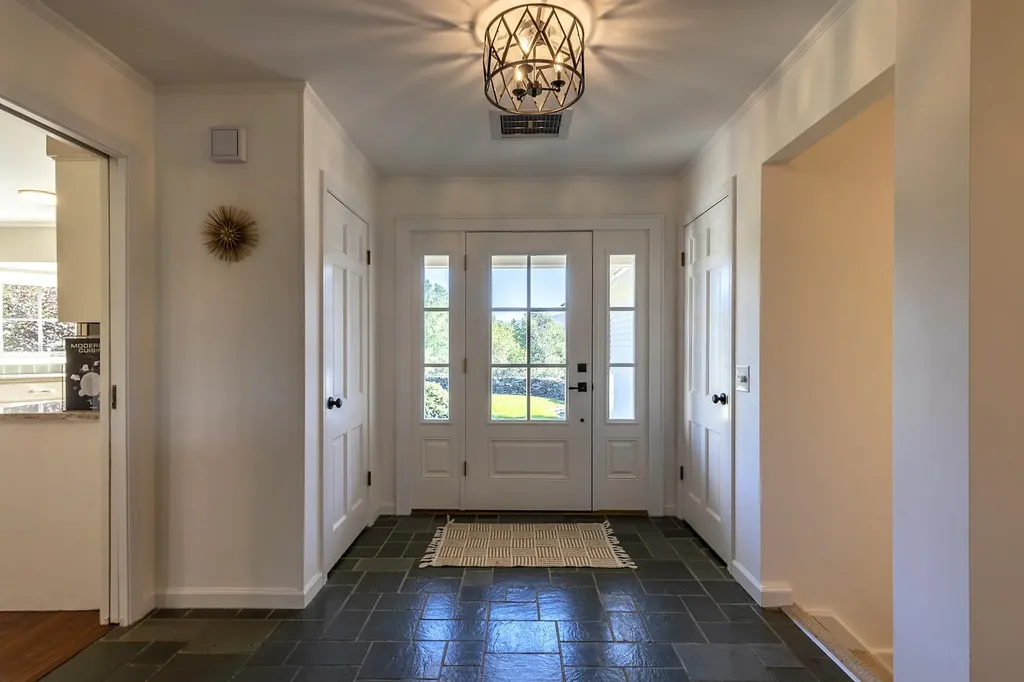 693 Longview Drive Manchester VT 05254