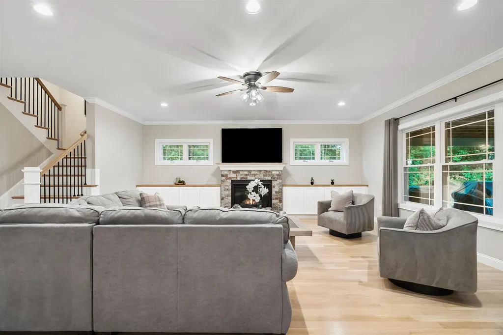 12 Tanya Lane Brentwood NH 03833