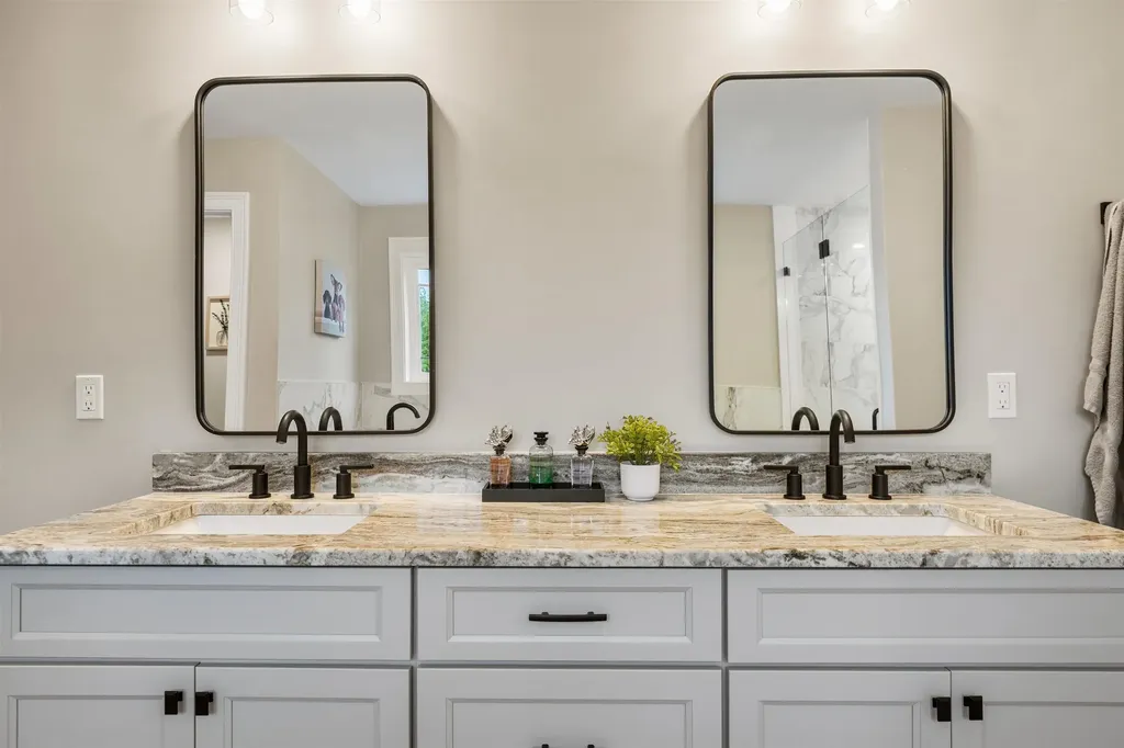 12 Tanya Lane Brentwood NH 03833