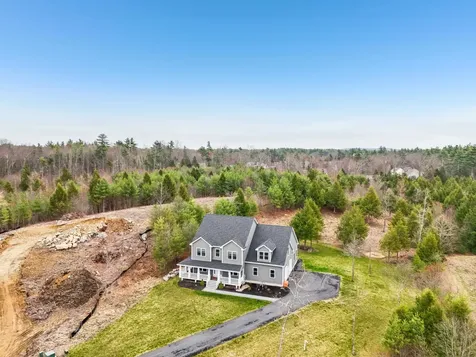 12 Tanya Lane Brentwood NH 03833