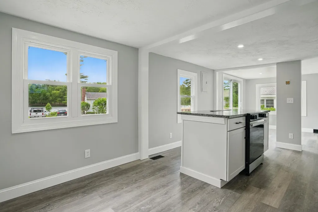 3 Hanson Way Hollis NH 03049