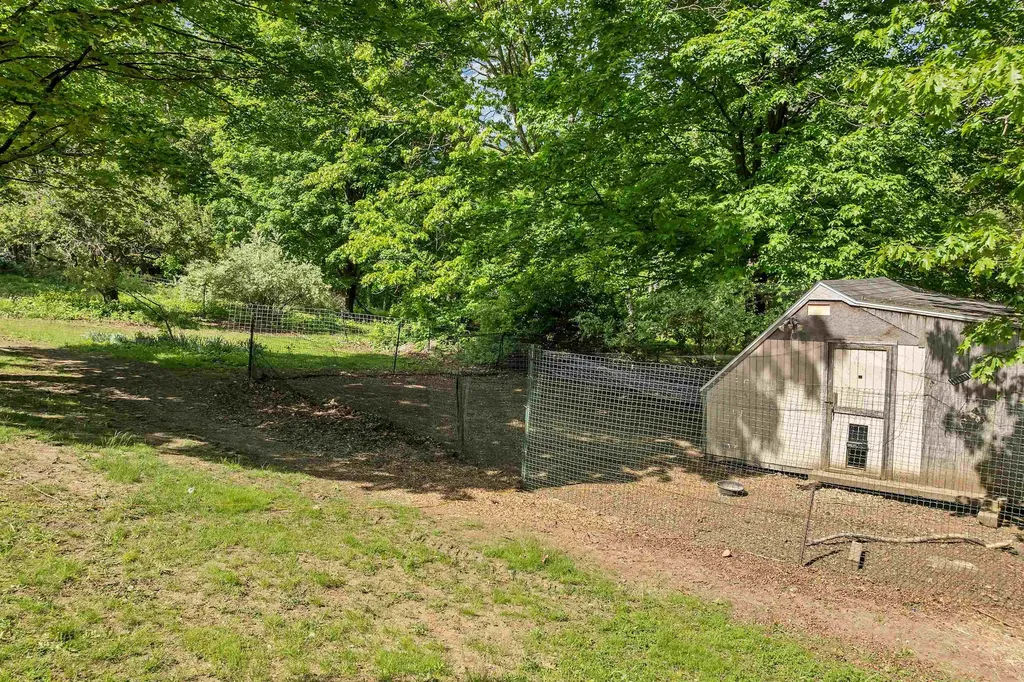 11 Lane Road Chichester NH 03258