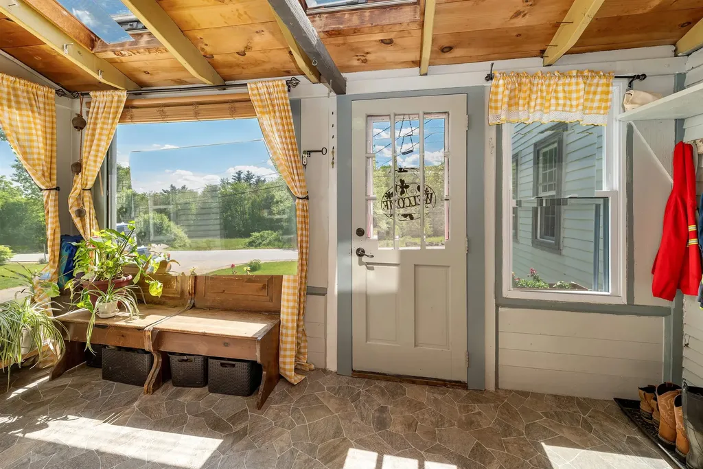 11 Lane Road Chichester NH 03258