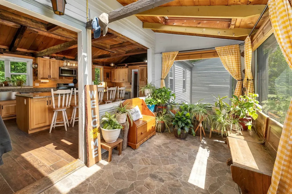 11 Lane Road Chichester NH 03258