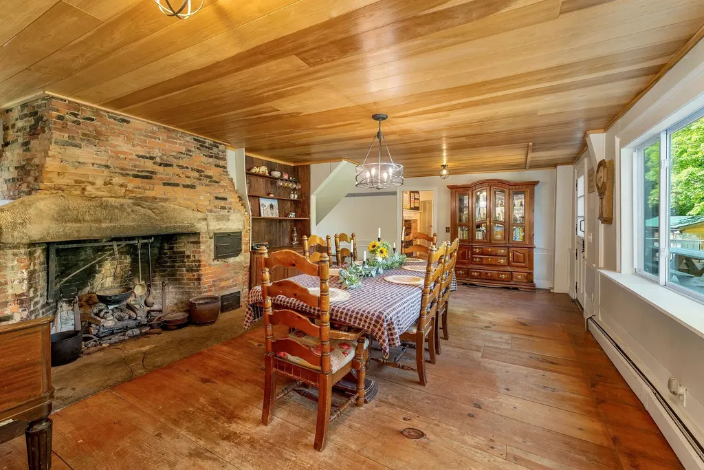 11 Lane Road Chichester NH 03258