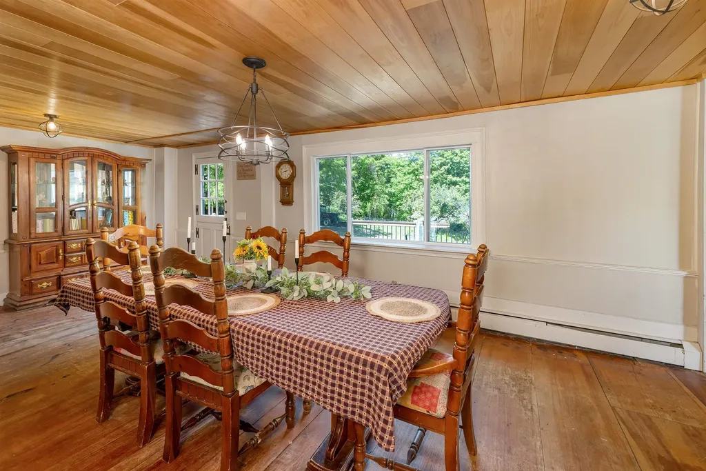 11 Lane Road Chichester NH 03258