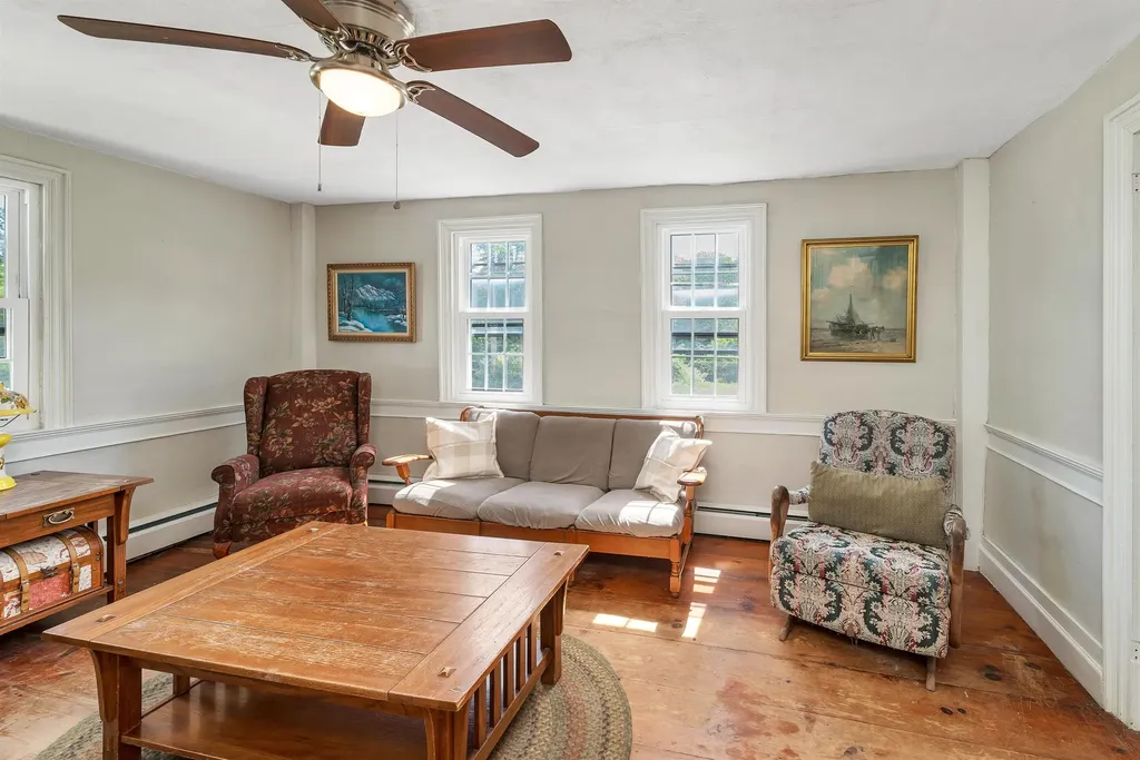 11 Lane Road Chichester NH 03258