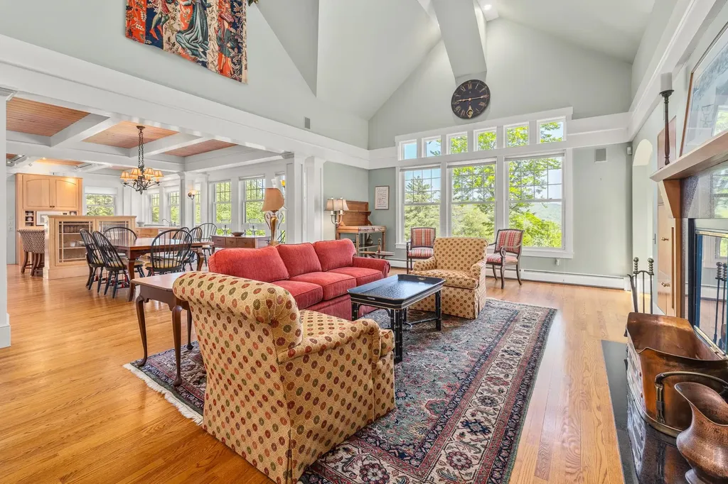 207 Boynton Road Londonderry VT 05148