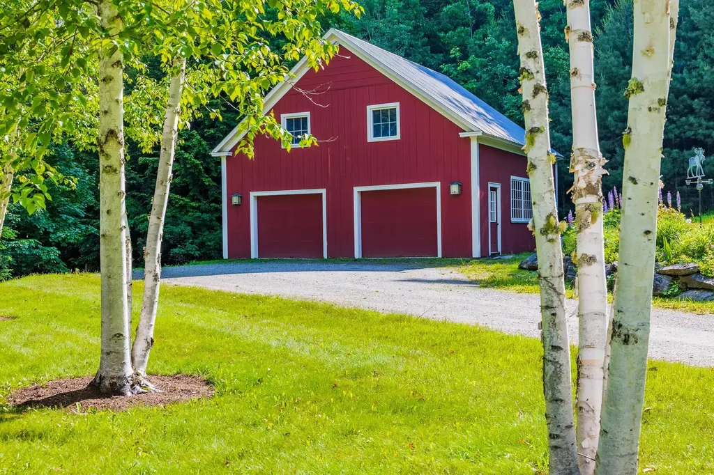 207 Boynton Road Londonderry VT 05148