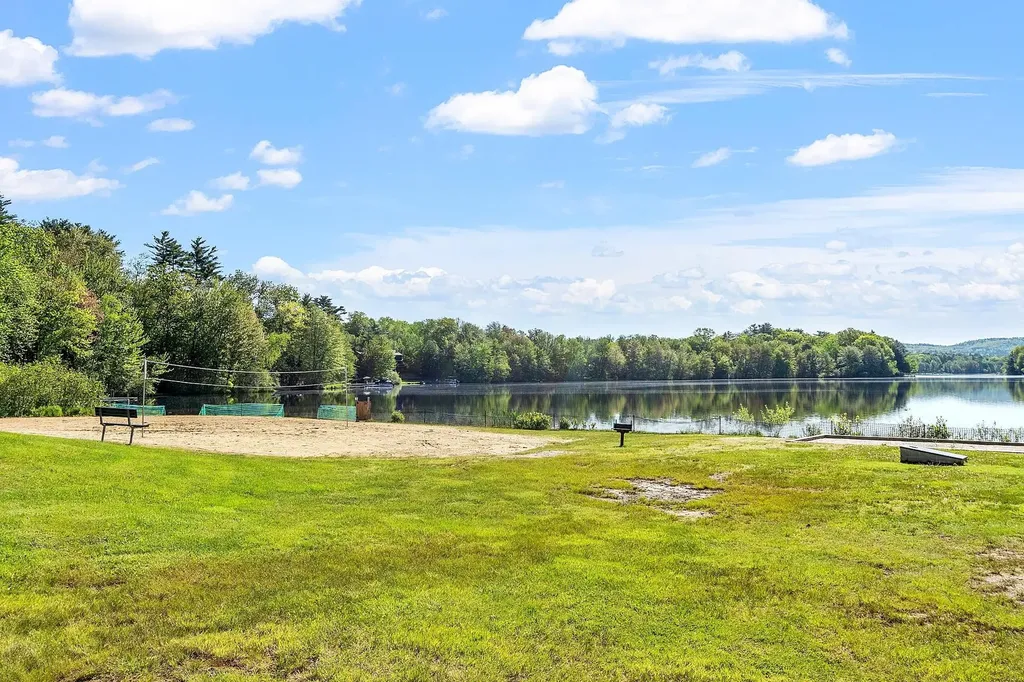 28 Colony Drive Barnstead NH 03225