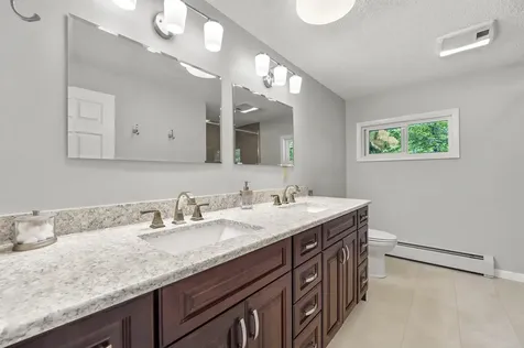 127 Peele Road Nashua NH 03062