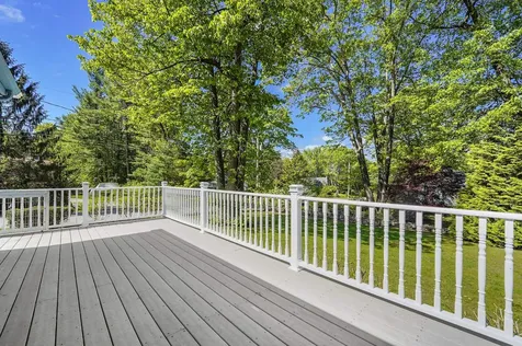 127 Peele Road Nashua NH 03062