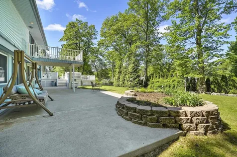 127 Peele Road Nashua NH 03062