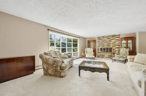 127 Peele Road Nashua NH 03062