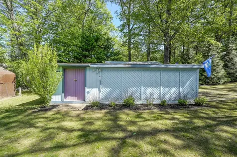 127 Peele Road Nashua NH 03062