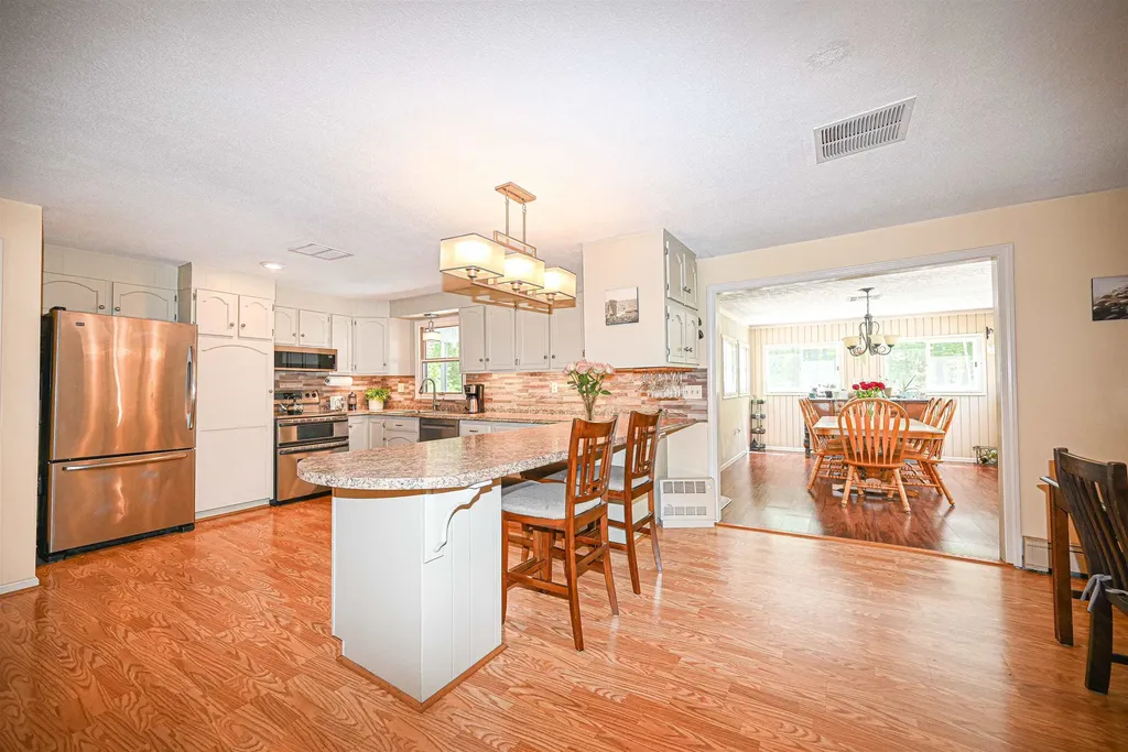 26 Green Meadow Lane Bedford NH 03110