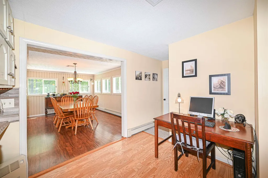 26 Green Meadow Lane Bedford NH 03110