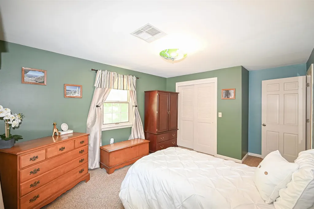 26 Green Meadow Lane Bedford NH 03110