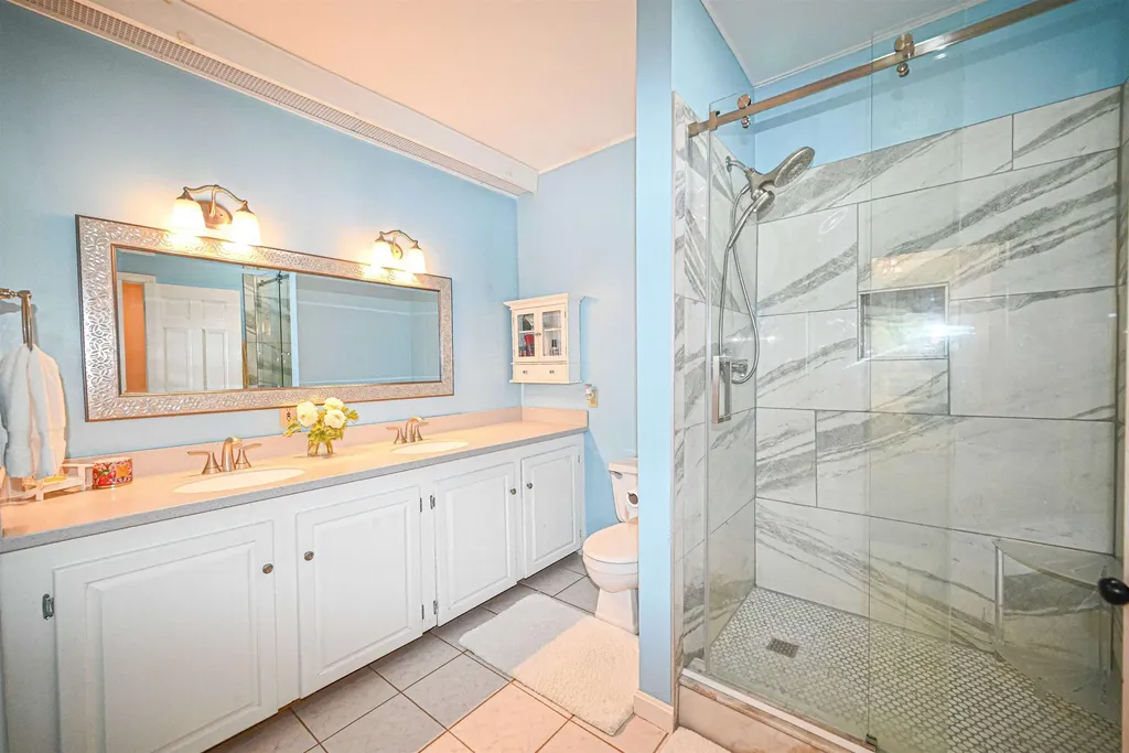 26 Green Meadow Lane Bedford NH 03110