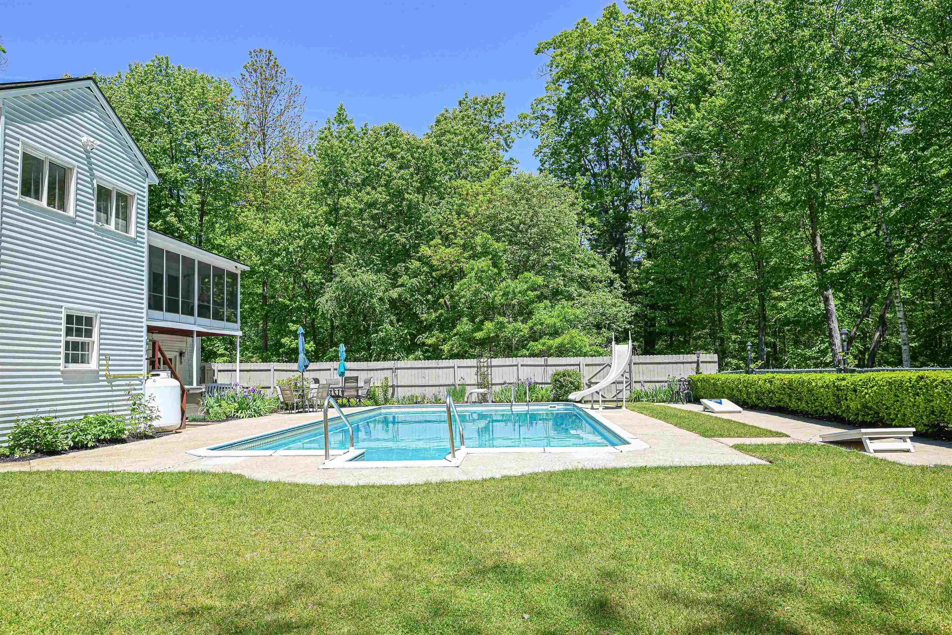 26 Green Meadow Lane Bedford NH 03110