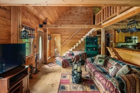 18 Chamberlin Hill Richmond VT 05477