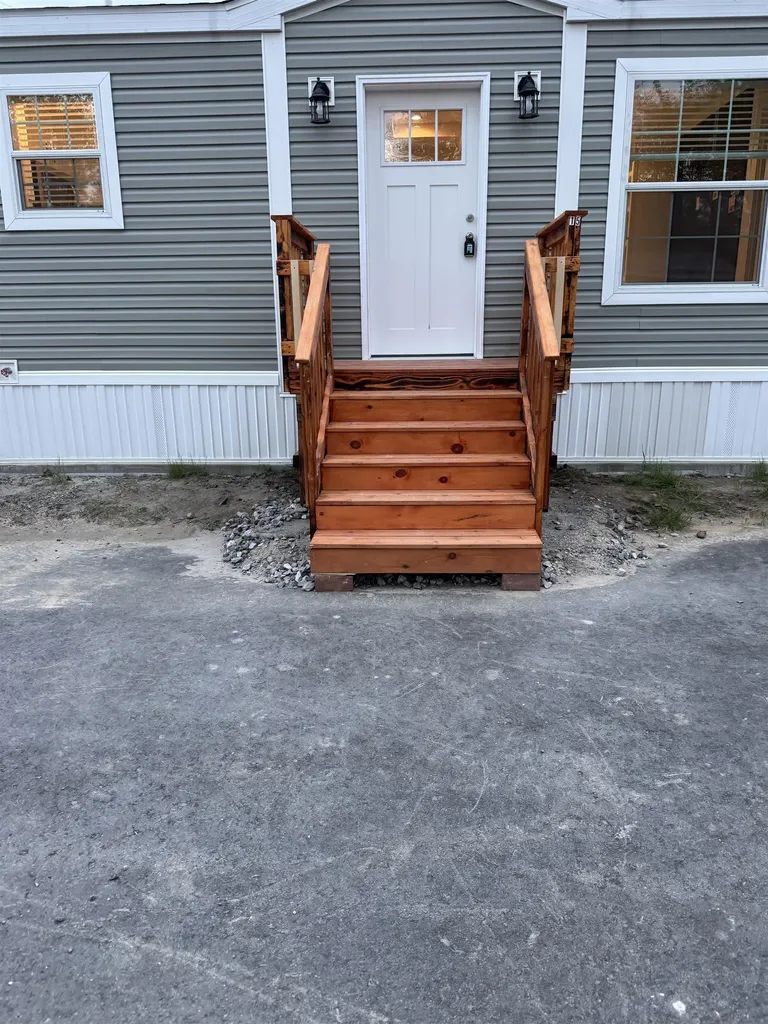 15 Darlene Lane Litchfield NH 03052